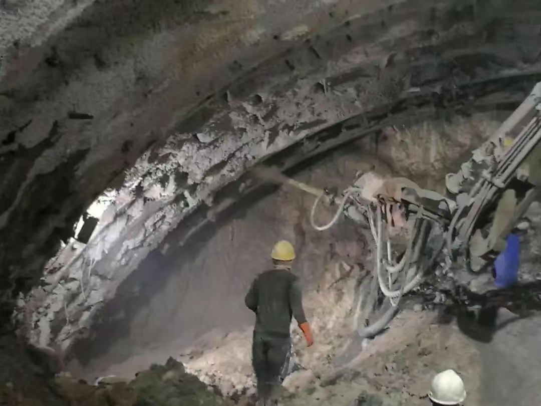 淅川隧道喷射混凝土如何有效控制回弹量   